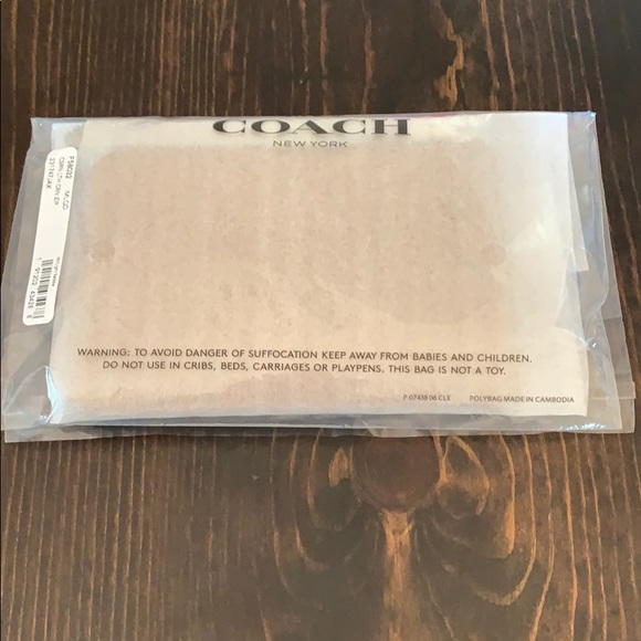 COACH!! NWT! Gorgeous Carmel wristlet!!! - Picture 2 of 8